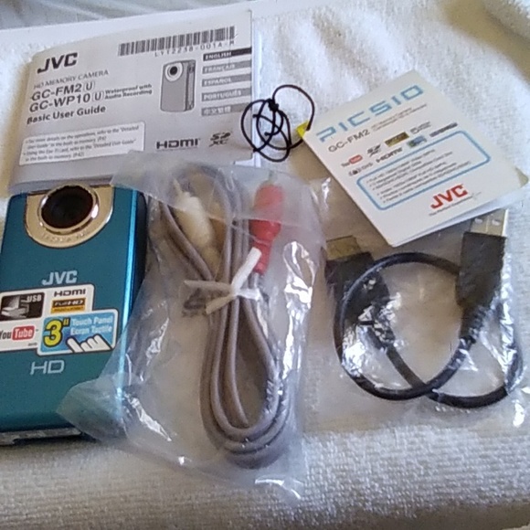 JVC Picsio GC-FM2 HD Memory Camera - Picture 8 of 16